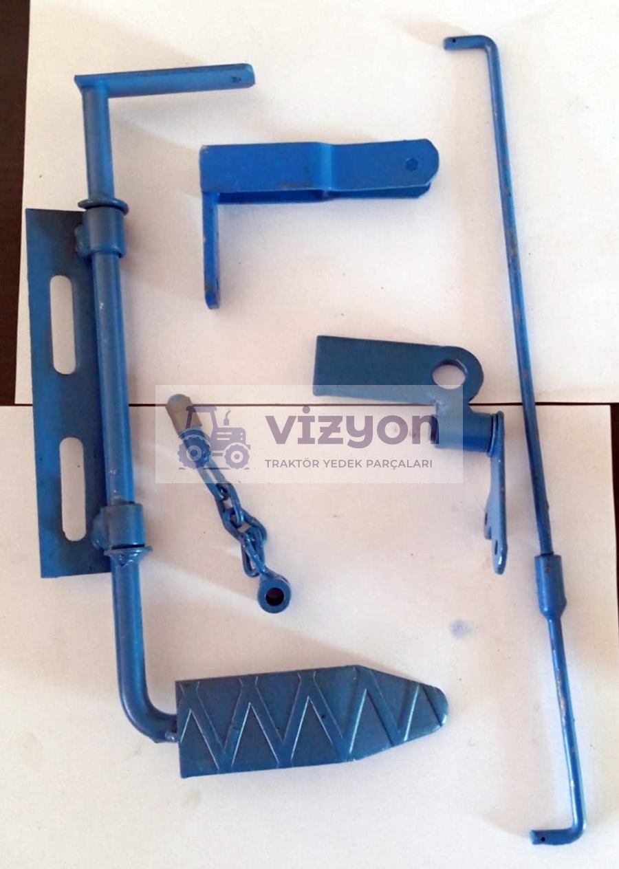 FORD 3000-3600 TRAKTÖR AYAK GAZ TERTİBATI ( DEMİR )